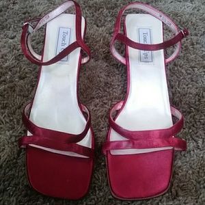 FINAL PRICE 👠 Vintage Red Touch Ups Heels